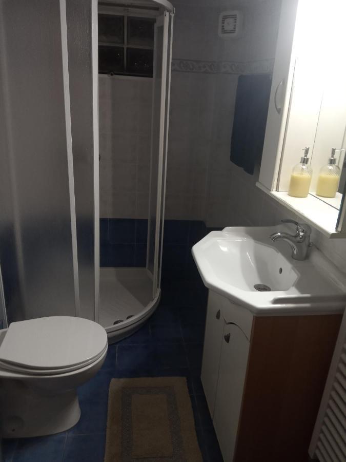 Isavrou Apartment Komotiní Eksteriør bilde